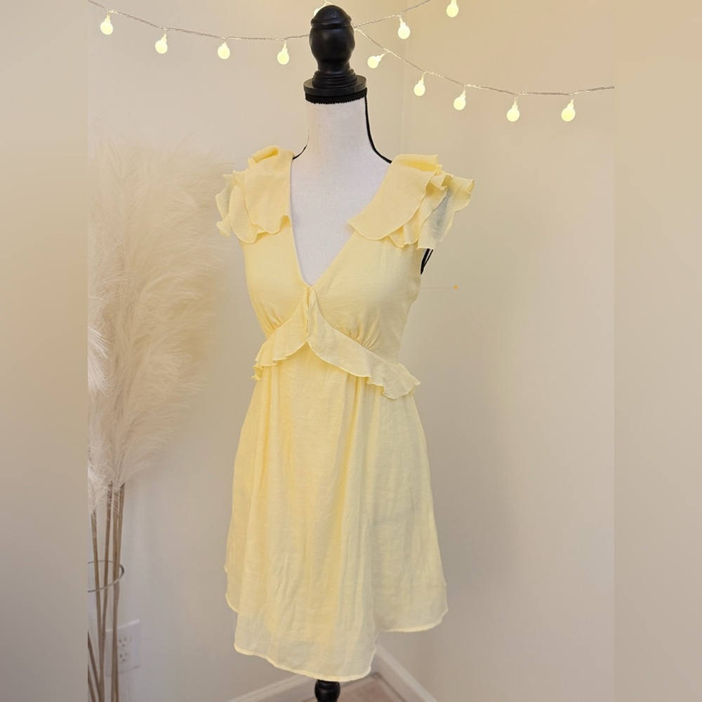 🌾 Yellow Ruffled V-Neck Mini‎ Dress - Picture 3 of 5